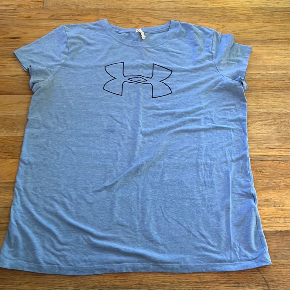 Under Armour tshirt